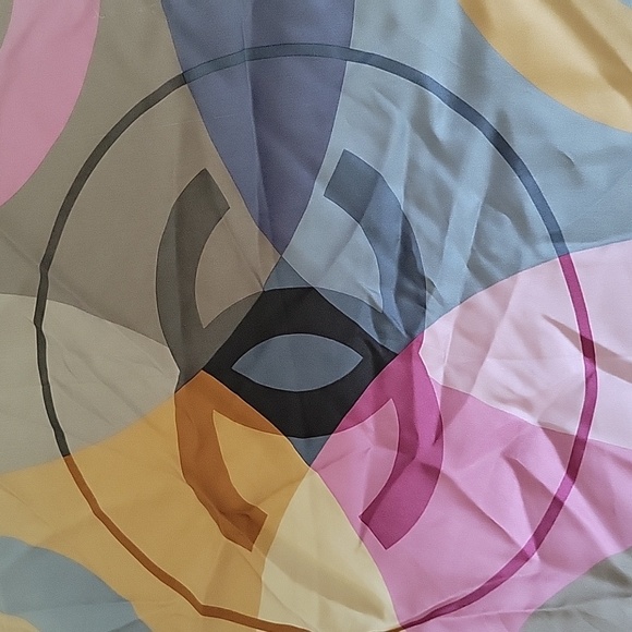 Made in Italy CHANEL 100% Silk Scarf - Picture 3 of 11